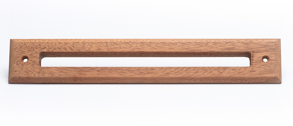 A00297-003-MH - Placa embellecedora de madera de caoba ranurada para UPC-67A y UPC-68 de 2"